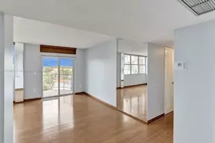 11930 N Bayshore Dr, North Miami, FL 33181 - Photo 19