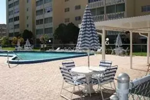 320 NE 12th Ave, Hallandale Beach, FL 33009 - Photo 17