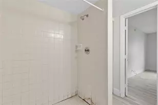 610 Gardens Dr, Pompano Beach, FL 33069 - Photo 11