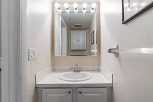 650 Tennis Club Dr, Fort Lauderdale, FL 33311 - Photo 9