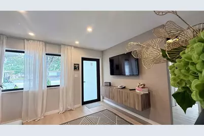 433 NW 15th Way, Fort Lauderdale, FL 33311 - Photo 11