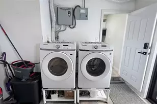 433 NW 15th Way, Fort Lauderdale, FL 33311 - Photo 23