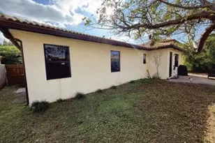 3663 SE 2nd Dr, Homestead, FL 33033 - Photo 3