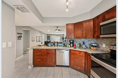 6301 N Falls Circle Dr, Unit #111, Lauderhill, FL 33319 - Photo 9