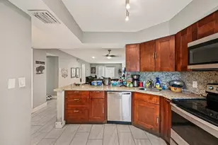 6301 N Falls Cir Dr, Lauderhill, FL 33319 - Photo 9