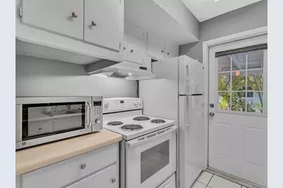 141-145 NE 30th Court, Wilton Manors, FL 33334 - Photo 11