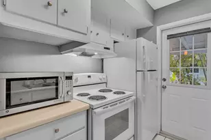 141-145 NE 30th Ct, Wilton Manors, FL 33334 - Photo 11