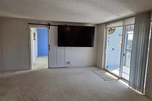 3001 W Rolling Hills Cir, Davie, FL 33328 - Photo 11