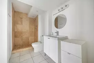 20515 E Country Club Dr, Aventura, FL 33180 - Photo 9