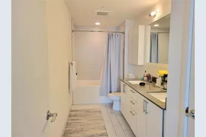 999 SW 1st Ave, Unit #1914, Miami, FL 33130 - Photo 9