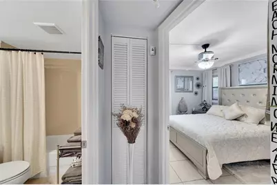 9281  Sunrise Lakes Blvd, Unit #212, Sunrise, FL 33322 - Photo 25