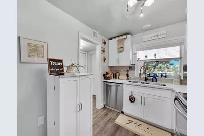 9281  Sunrise Lakes Blvd, Unit #212, Sunrise, FL 33322 - Photo 11