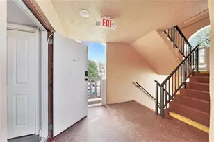 9281 Sunrise Lakes Blvd, Sunrise, FL 33322 - Photo 27