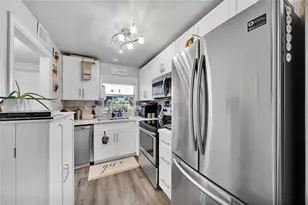 9281 Sunrise Lakes Blvd, Sunrise, FL 33322 - Photo 7