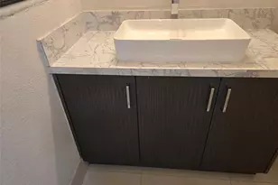 18422 NW 42nd Ct, Miami Gardens, FL 33055 - Photo 9