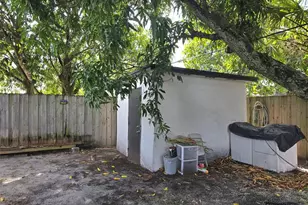 18422 NW 42nd Ct, Miami Gardens, FL 33055 - Photo 25