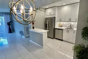 21 Jacaranda Dr, Plantation, FL 33324 - Photo 1