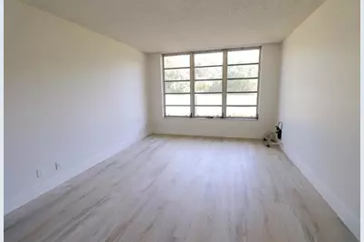 4007 N Cypress Dr, Unit #103, Pompano Beach, FL 33069 - Photo 11