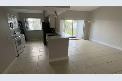 9625 NW 1st Ct, Unit #11-306, Pembroke Pines, FL 33024 - Photo 9