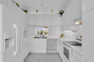 10133 NW 24th Pl, Sunrise, FL 33322 - Photo 9