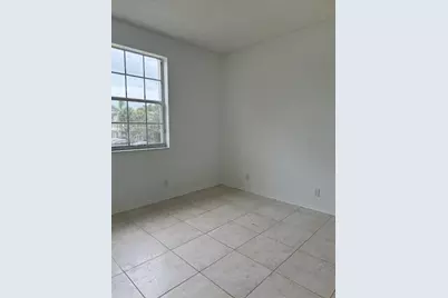 7813  Sanibel Dr, Tamarac, FL 33321 - Photo 13