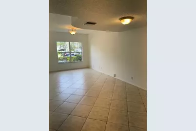 7813  Sanibel Dr, Tamarac, FL 33321 - Photo 5
