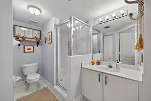 10912 NW 69th St, Doral, FL 33178 - Photo 15