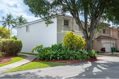 10912 NW 69th St, Doral, FL 33178 - Photo 3