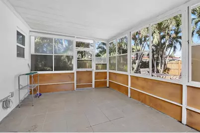 642 SW 11th St, Hallandale Beach, FL 33009 - Photo 15