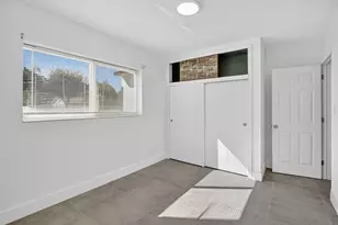 642 SW 11th St, Hallandale Beach, FL 33009 - Photo 11