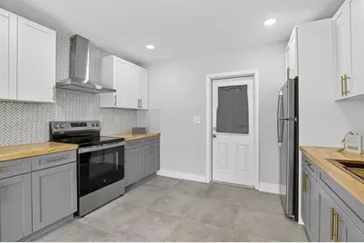 642 SW 11th St, Hallandale Beach, FL 33009 - Photo 9