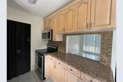 6101 NW 18th St, Margate, FL 33063 - Photo 11