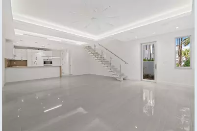 240  Shore Ct, Lauderdale by the Sea, FL 33308 - Photo 7