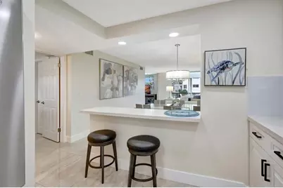 9720 S Hollybrook Lake Dr, Unit #204, Pembroke Pines, FL 33025 - Photo 11