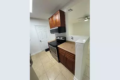 2401 NW 2nd St, Boynton Beach, FL 33435 - Photo 3