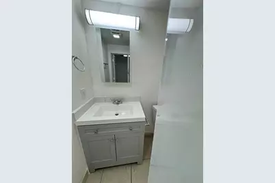 2401 NW 2nd St, Boynton Beach, FL 33435 - Photo 11