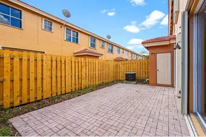 8520 NW 139th Ter, Unit #1602, Miami Lakes, FL 33016 - Photo 35