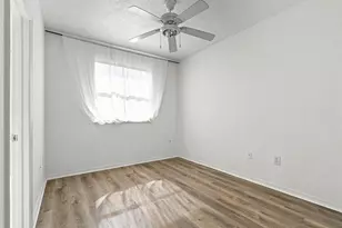 8520 NW 139th Terrace, Miami Lakes, FL 33016 - Photo 11