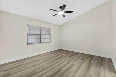 1312 SW 75th Ave, North Lauderdale, FL 33068 - Photo 9