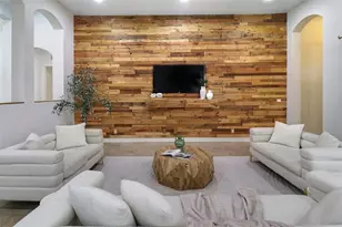 9750 Lakeview Ln, Parkland, FL 33076 - Photo 7