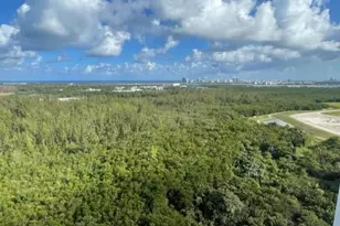 14951 Royal Oaks Ln, North Miami, FL 33181 - Photo 9