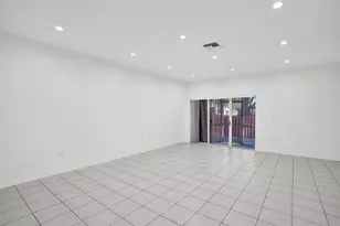 1003 NW 100th Ave, Pembroke Pines, FL 33024 - Photo 9