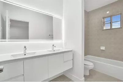 1003 NW 100th Ave, Pembroke Pines, FL 33024 - Photo 15