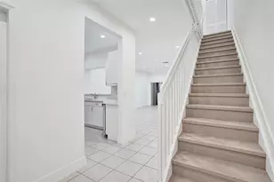 1003 NW 100th Ave, Pembroke Pines, FL 33024 - Photo 3