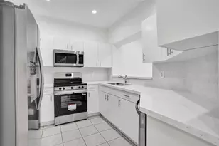 1003 NW 100th Ave, Pembroke Pines, FL 33024 - Photo 5