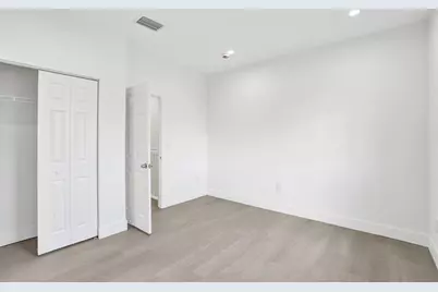 1003 NW 100th Ave, Pembroke Pines, FL 33024 - Photo 23