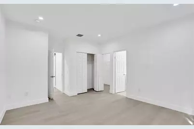 1003 NW 100th Ave, Pembroke Pines, FL 33024 - Photo 13