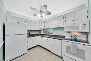 5250 Las Verdes Cir, Delray Beach, FL 33484 - Photo 5