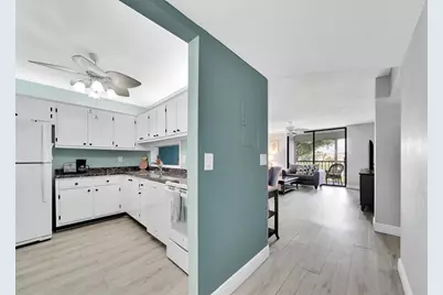 5250  Las Verdes Cir, Unit #212, Delray Beach, FL 33484 - Photo 3