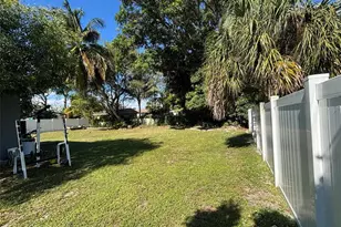 935 NE 33rd St, Oakland Park, FL 33334 - Photo 5